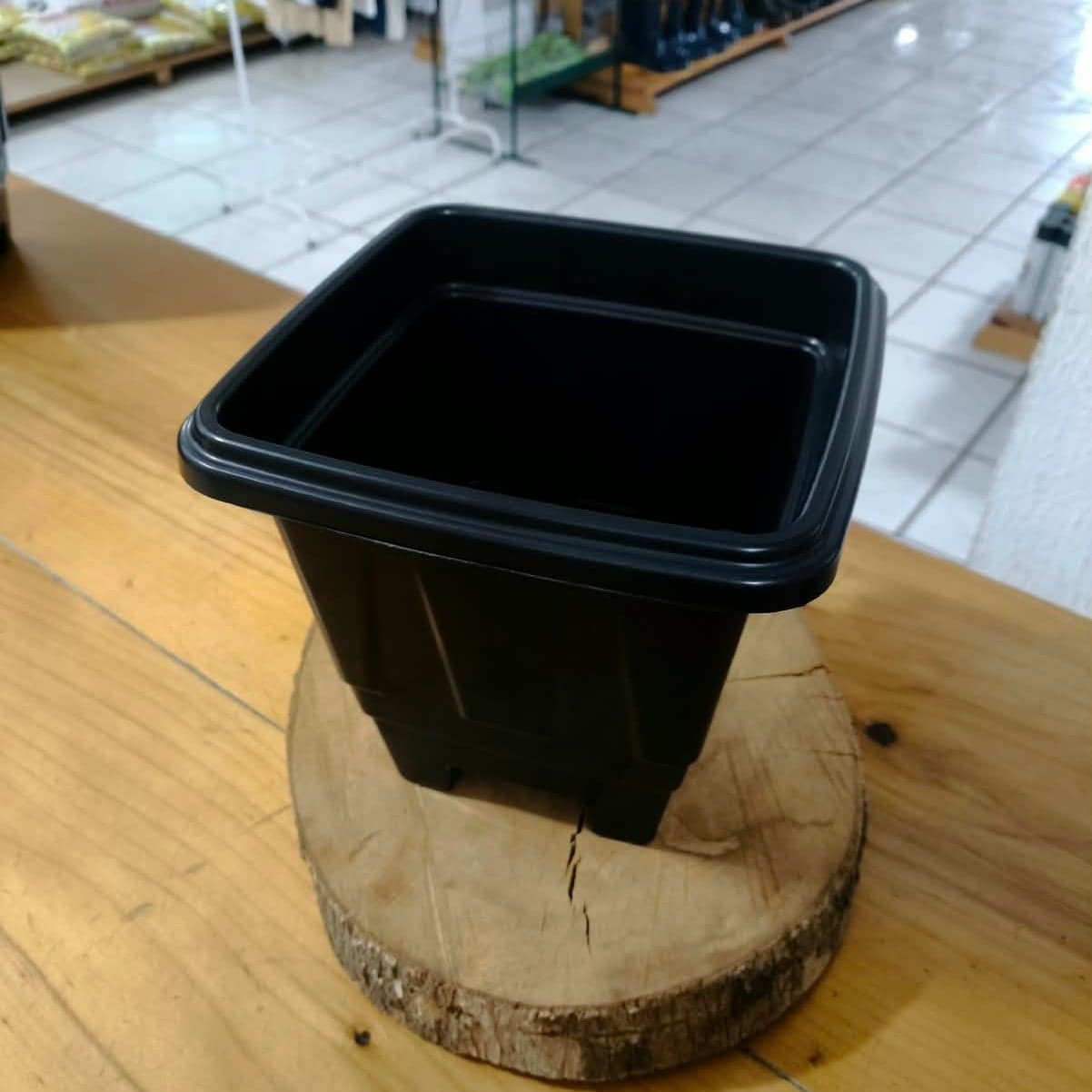 Vaso quadrado preto