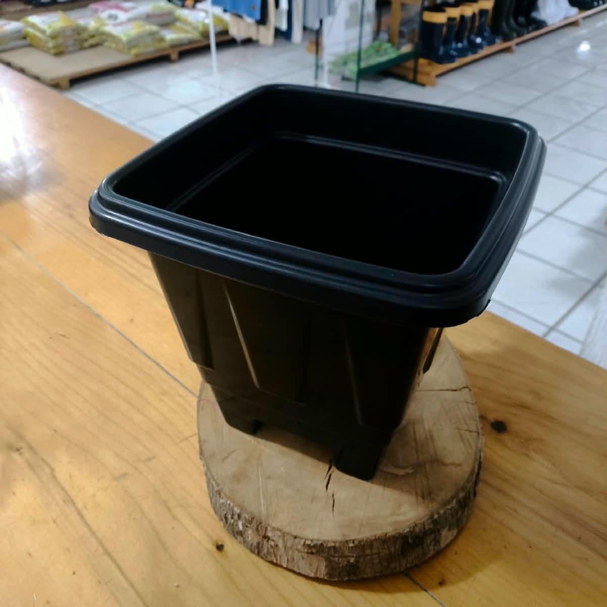 Vaso quadrado preto